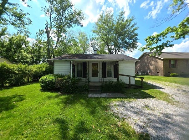 704 Woodrow St, Manchester, TN 37355