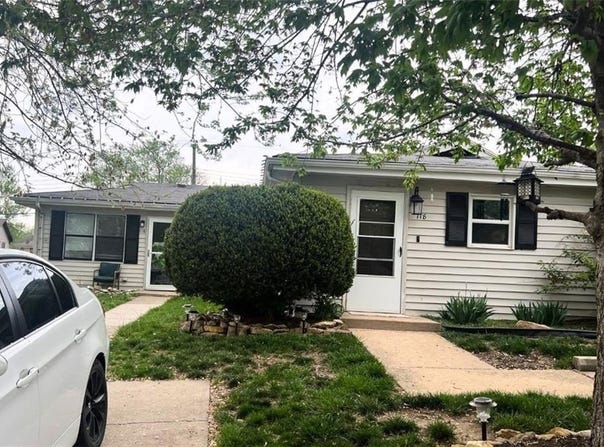 104 E SUNRISE Drive, Belton, MO 64012