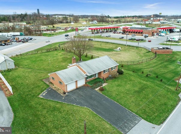10 & 30 CLOVERLEAF ROAD, YORK, PA 17406