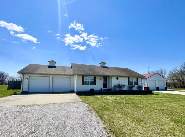 10743 Farm Road 2030, Monett, MO 65708