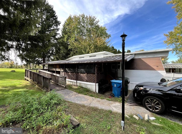 459 CLOVER Drive, YORK, PA 17406