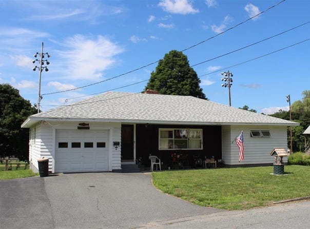 8 Melrose Street, Claremont, NH 03743