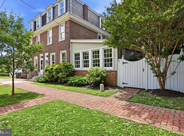 209 E 10TH Avenue, CONSHOHOCKEN, PA 19428