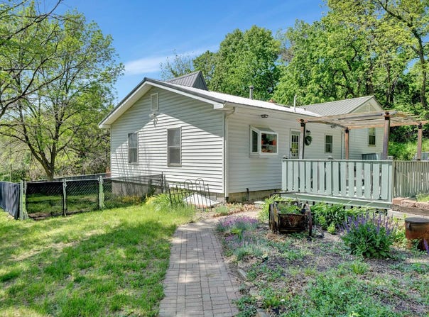 626 Atlantic St, Brownville, NE 68321
