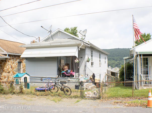 1629 W Willow Street, Coal Township, PA 17866