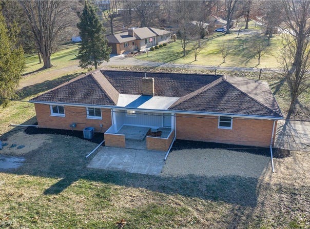 4029 Minard Road NW, Dover, OH 44622