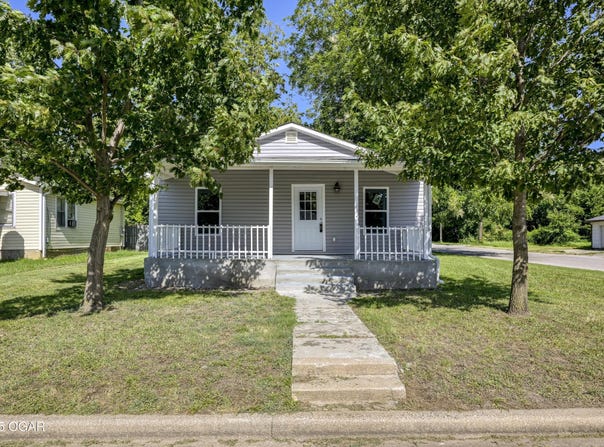 1729 S Minnesota Avenue, Joplin, MO 64804