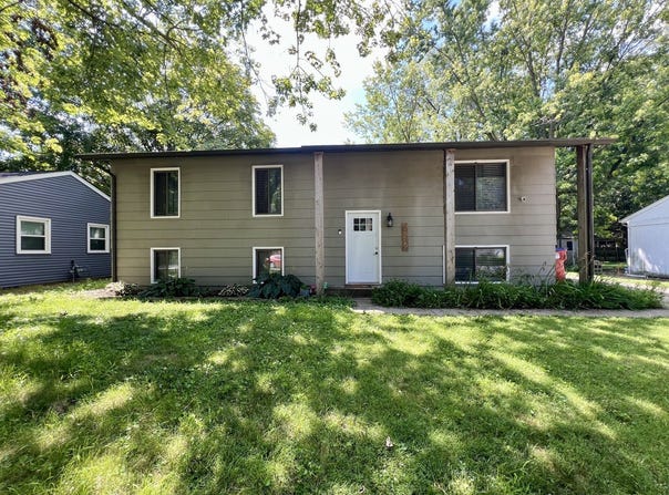 2605 Trafalgar Square, Champaign, IL 61821