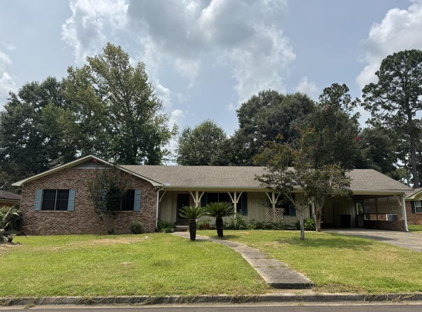 1511 Hickory, Columbia, MS 39429