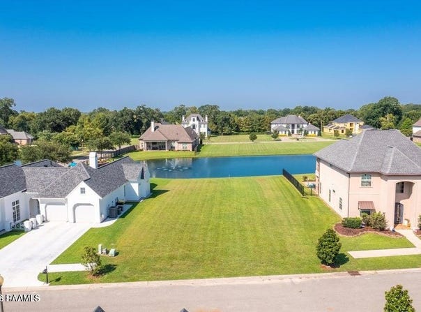 219 Bridgewater Place lot: 17, Breaux Bridge, LA 70517