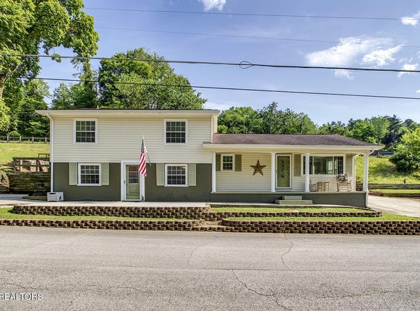 611 E Race St, Kingston, TN 37763