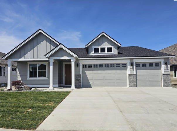 12109 Dunsmuir Dr., Pasco, WA 99301