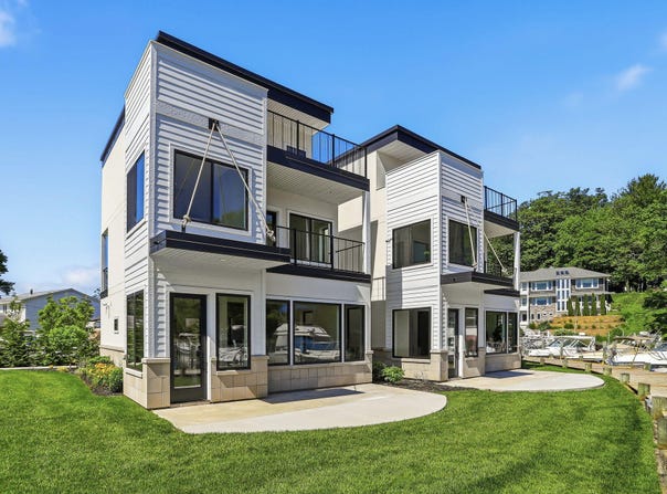 3 N Bailey Avenue, South Haven, MI 49090