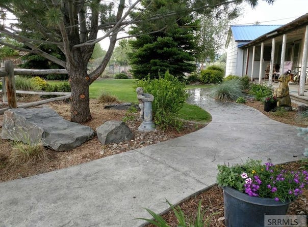 8 Goodman Lane, Salmon, ID 83467