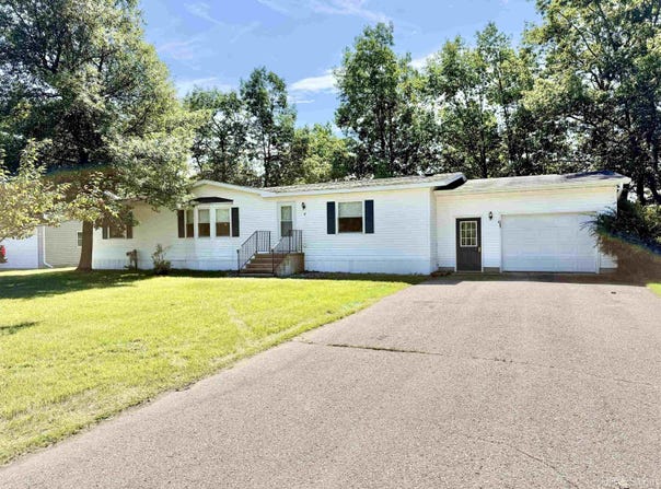 2600 S Hill Lot 41 Road, Gladstone, MI 49837