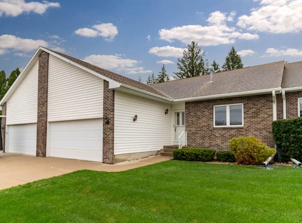 2912 W 4th Street, Cedar Falls, IA 50613