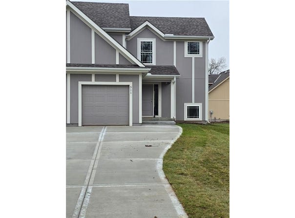 511 W Smith Street, Spring Hill, KS 66083