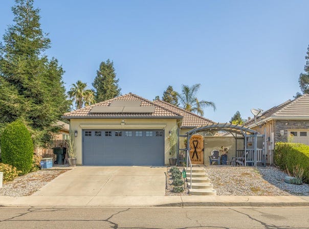 4002 E Willow Avenue, Visalia, CA 93292