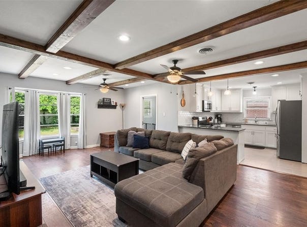 803 S Rusk Street, Gainesville, TX 76240