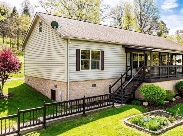 1252 Monumental Road, Fairmont, WV 26554