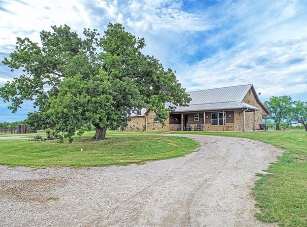 500a Saddleview Court, Mineral Wells, TX 76067
