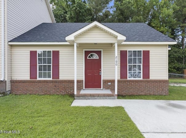 2190 Brandymill Lane, Jacksonville, NC 28546
