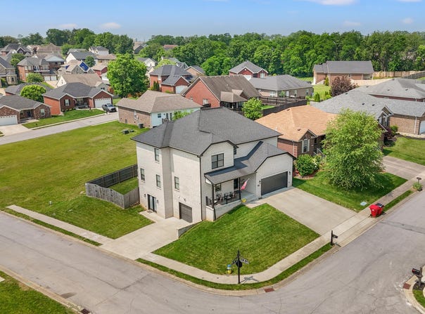 101 Live Oak Lane, Frankfort, KY 40601