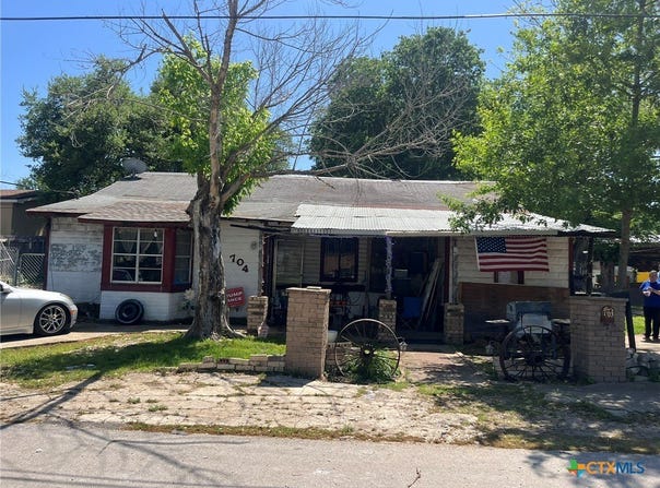 704 W Avenue B, Belton, TX 76513