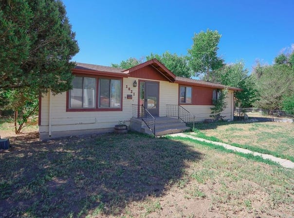 1021 7th St, Walsenburg, CO 81089