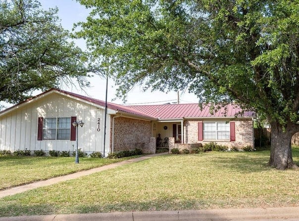 2410 Sha Lane Street, Breckenridge, TX 76424