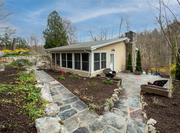 25 Evergreen Road, Putnam Valley, NY 10579