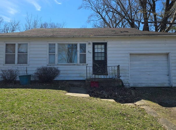 224  E Polk St, Chillicothe, MO 64601