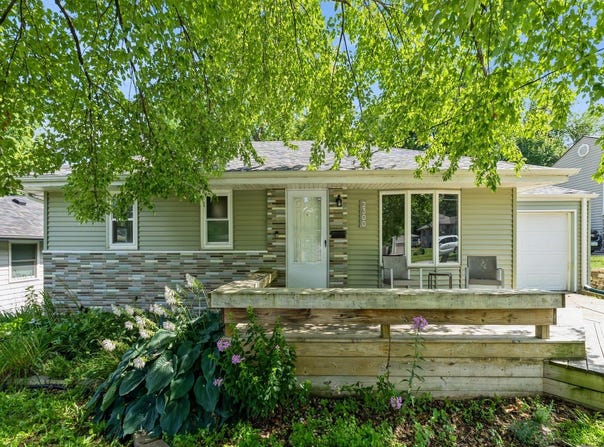 2300 Locust Street, West Des Moines, IA 50265