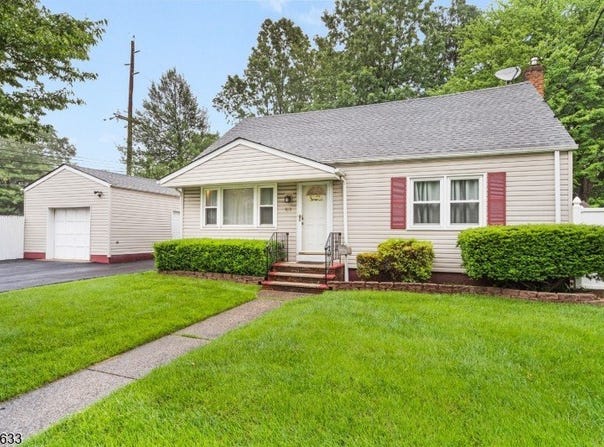 819 Rodgers Ct, Rahway City, NJ 07065-3616