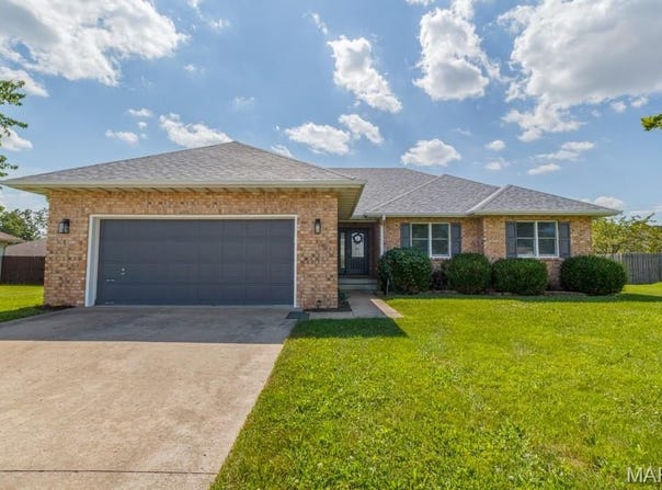 2825 LAFAYETTE Avenue, Lebanon, MO 65536