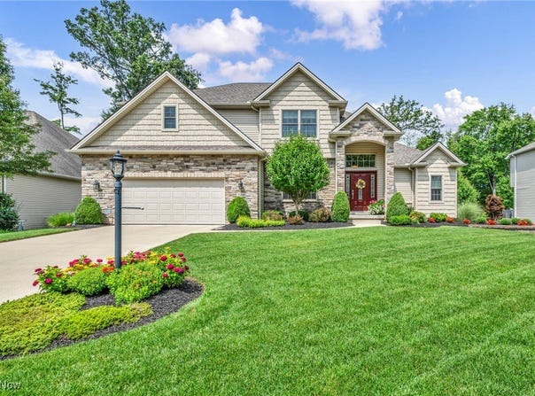 21198 Breckenridge Lane, Strongsville, OH 44149
