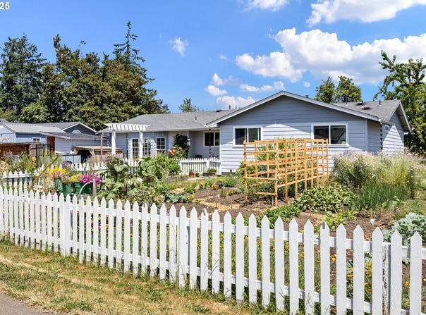 4635 DAISY ST, Springfield, OR 97478