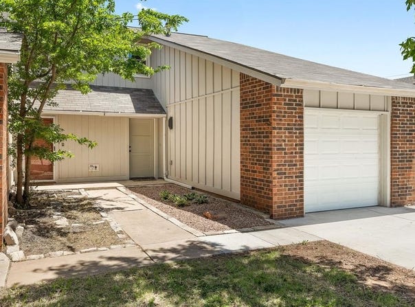 1402 Pennington Avenue, Edmond, OK 73012