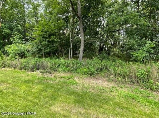 T 414 Tanite Road, Stroudsburg, PA 18360