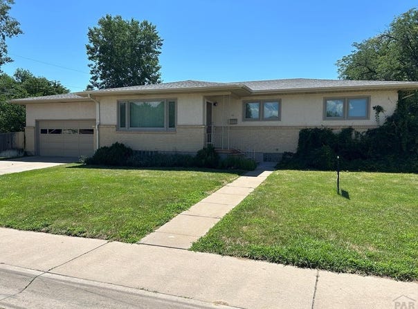 66 Dartmouth Ave, Pueblo, CO 81005
