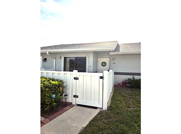 2641 Gately Drive W, West Palm Beach, FL 33415