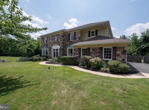 927 CAPITOL CIRCLE, NORRISTOWN, PA 19403