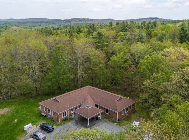 293 Ludwig Road, Hope, ME 04847