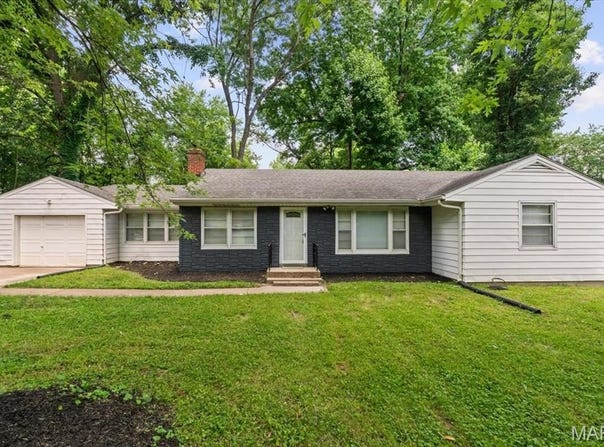 1737 Parker Road, St Louis, MO 63138