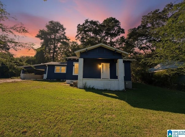 106 SPRINGDALE AVENUE, HUEYTOWN, AL 35023
