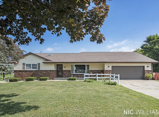 97 13 Mile Road NE, Sparta, MI 49345