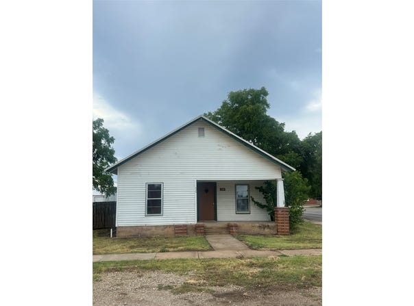 340 Walnut Street, Baird, TX 79504