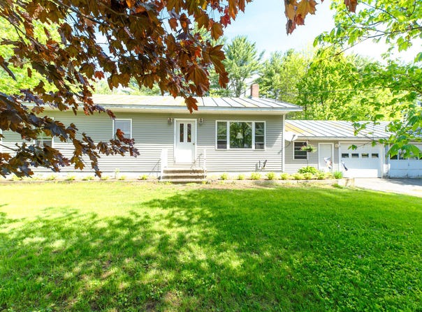 41 Mountain View Road, Kingfield, ME 04947