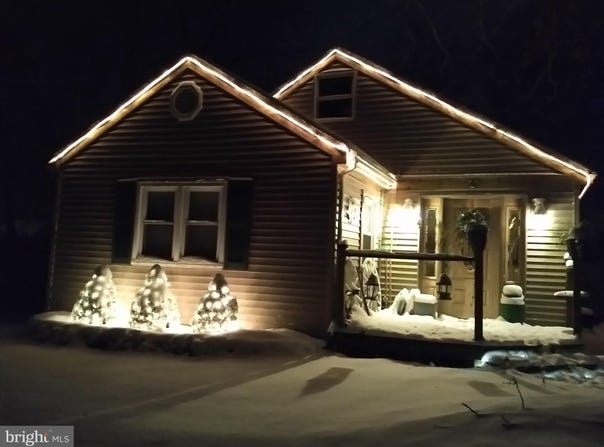 33 TEABERRY STREET, BROWNS MILLS, NJ 08015
