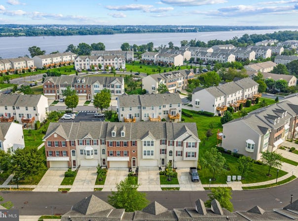 221 NATHAN DRIVE, CINNAMINSON, NJ 08077